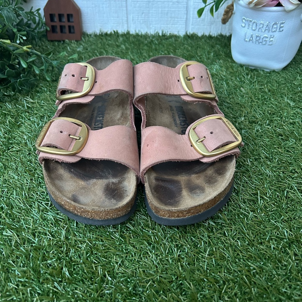 Birkenstock
Arizona Big Buckle-Nubuck Leather
$170 37 US 6-6.5
Old Rose Nubuck - Picture 15 of 16